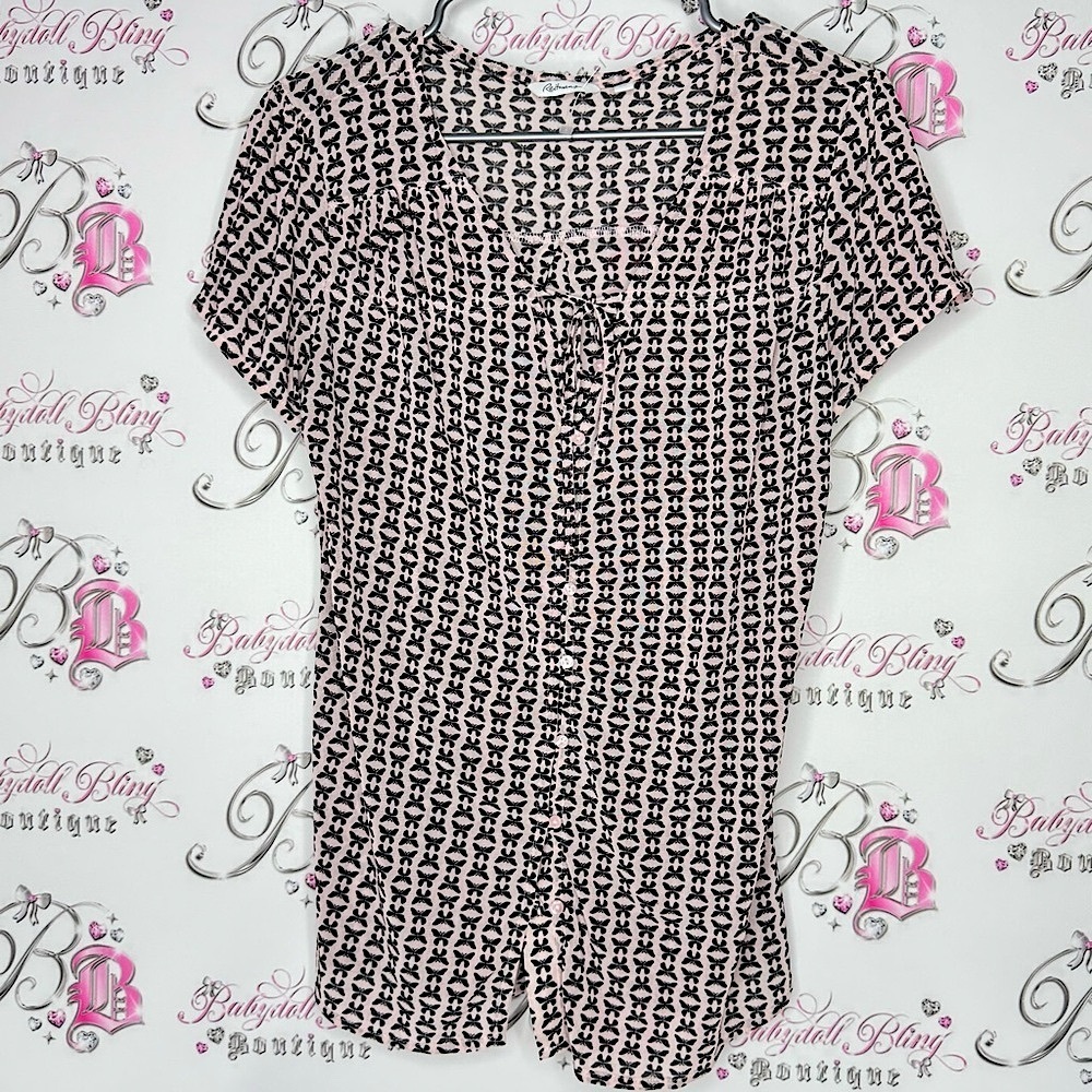 Reitmans top Pink butterfly ๐ฆ Patterned shirt buttons ribbon tie mesh
